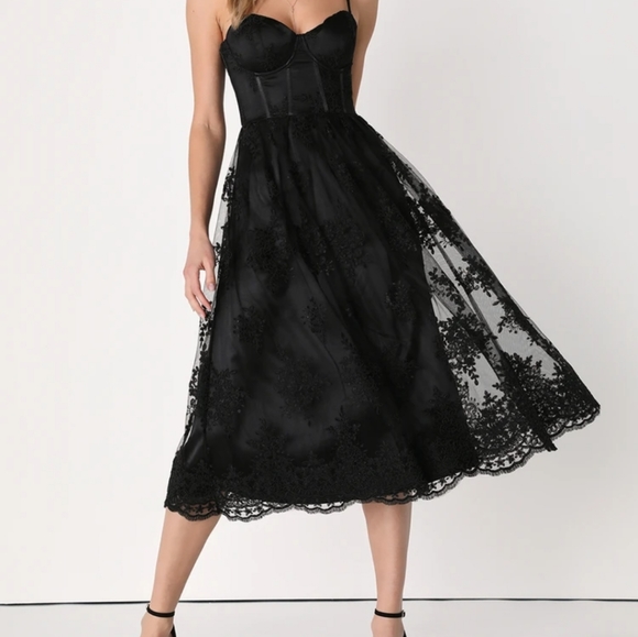 Lulus Dresses & Skirts - Lulu's "My darling black lace bustier midi dress"